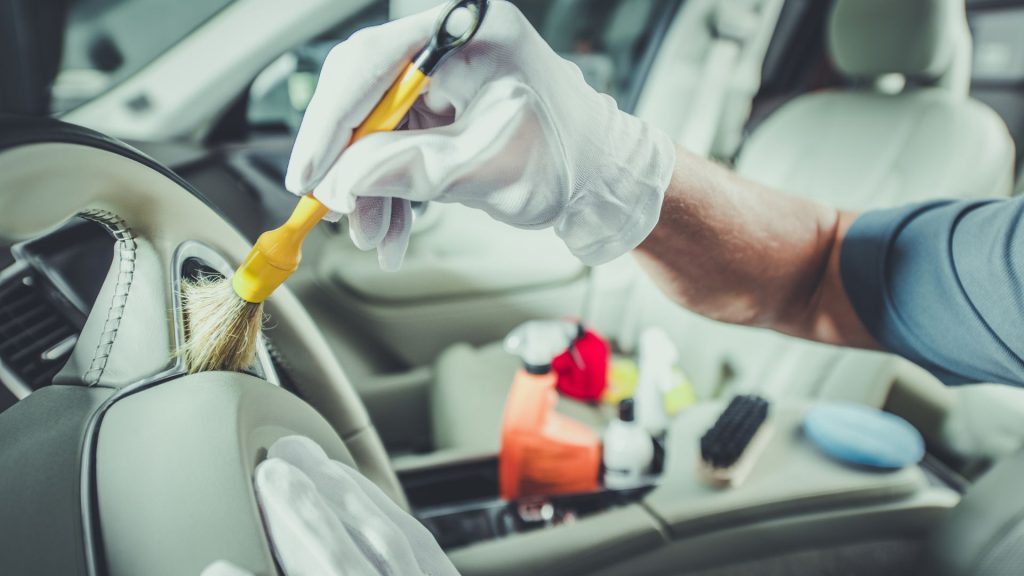 Mobile cleaning car interior